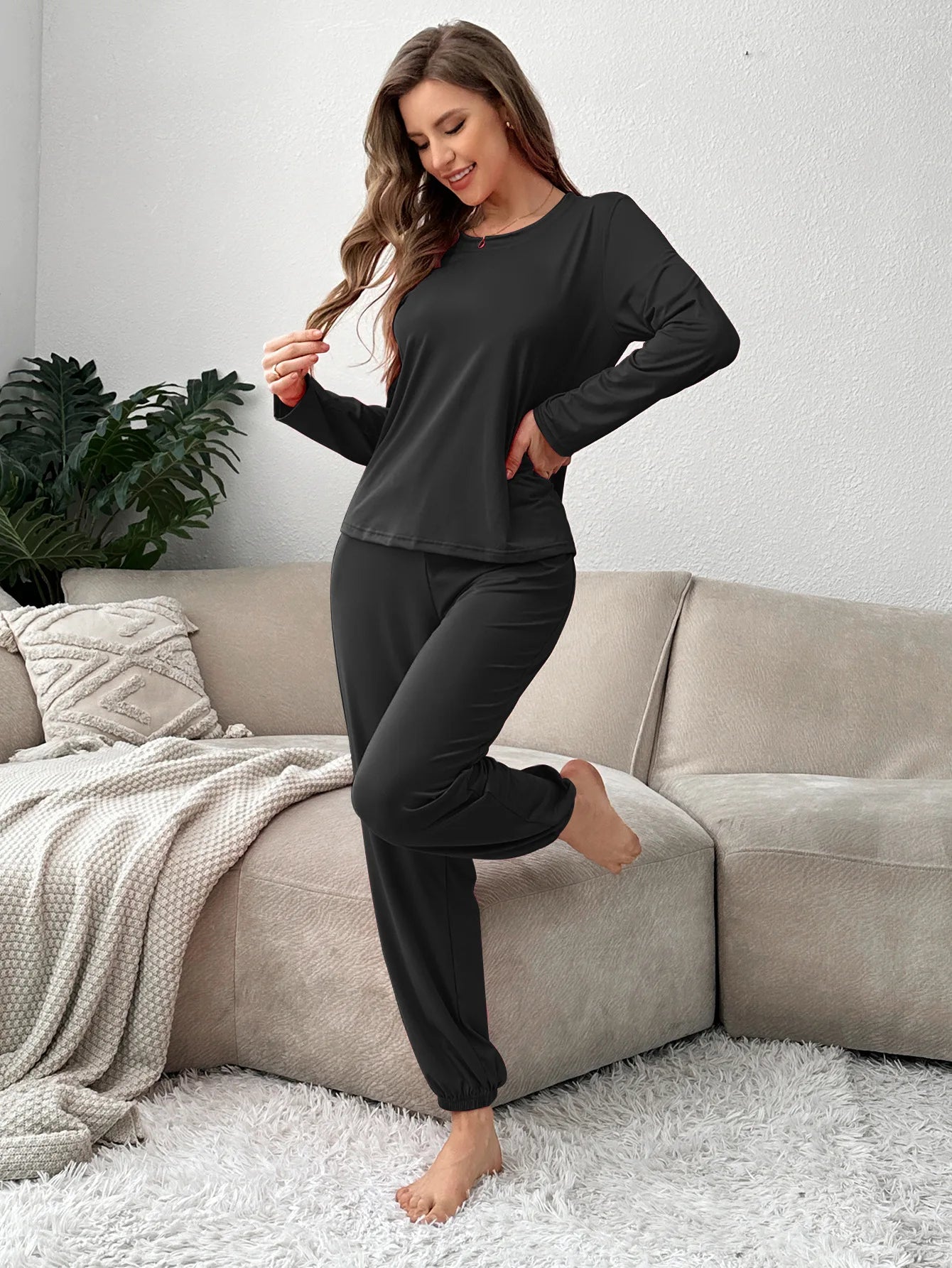 Women's Solid Polyester Fiber Casual Pajama Set Long Sleeved Crew Neck Loose Top Pants Pajamas And Autumn 2 Piece Home Wear Set