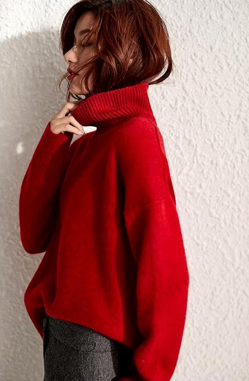 Minimalist cashmere jumper